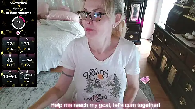 Snapshot of Lyssie chatting on July 2026 05:10:01 PM Lyssie online show from July 2026 05:10:01 PM