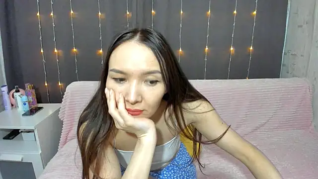 Alinna Cute online show from April 2026 09:37:02 PM