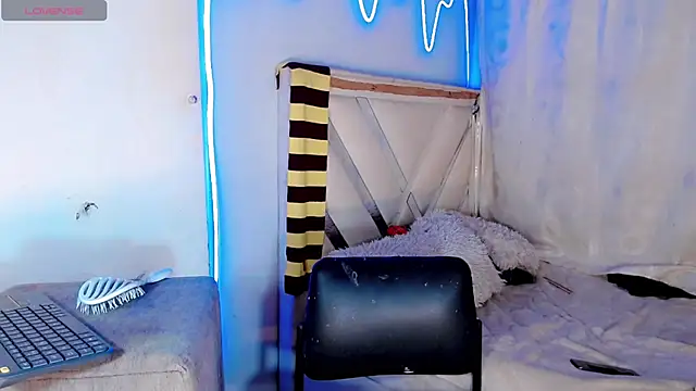 xyaraluv  online show from April 2026 03:51:02 PM