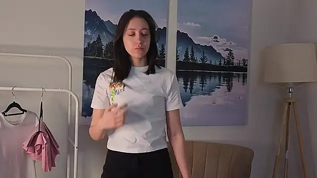 DoraWhitrock online show from February 2026 05:07:02 AM