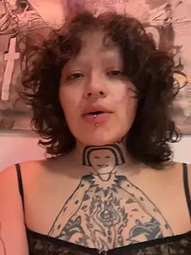 Snapshot of seducedandused chatting on March 2026 02:51:02 AM seducedandused online show from March 2026 02:51:02 AM