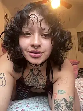 Snapshot of seducedandused chatting on February 2026 07:48:01 PM seducedandused online show from February 2026 07:48:01 PM