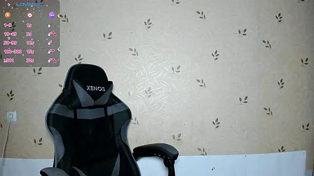 NicoleDaviss online show from May 2026 07:27:02 PM