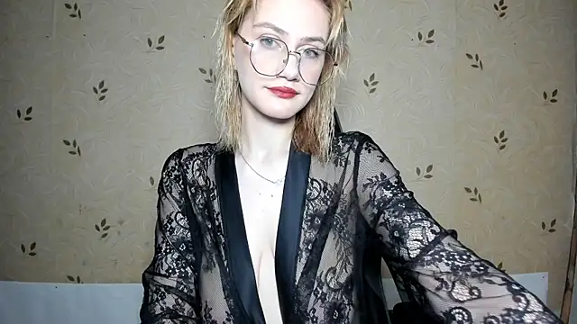 Snapshot of NicoleDaviss chatting on June 2026 07:25:01 PM NicoleDaviss online show from June 2026 07:25:01 PM