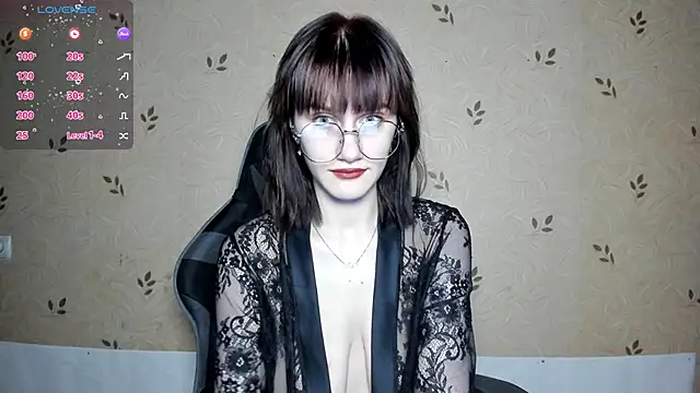 NicoleDaviss online show from June 2026 07:19:02 PM