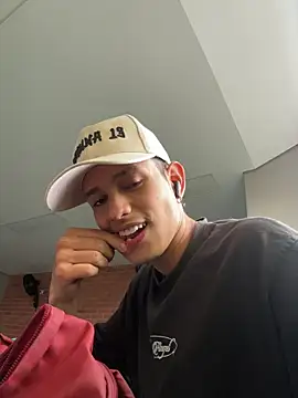 Snapshot of HarryGaze chatting on February 2026 01:11:02 PM HarryGaze online show from February 2026 01:11:02 PM