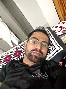 Snapshot of RonitVora chatting on June 2026 05:41:01 PM RonitVora online show from June 2026 05:41:01 PM