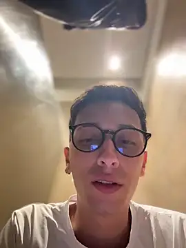 Thiago Jones1 online show from May 2026 06:54:02 PM
