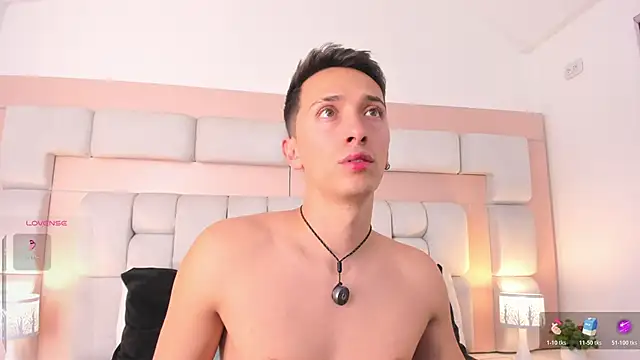 Thiago Jones1 online show from March 2026 07:36:02 PM