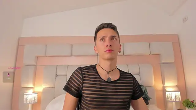 Thiago Jones1 online show from March 2026 07:50:01 PM