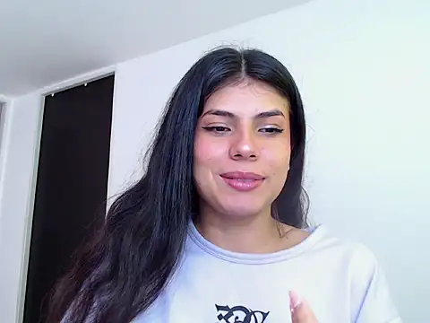 Snapshot of Mini_Sky chatting on February 2026 01:22:02 PM Mini Sky online show from February 2026 01:22:02 PM