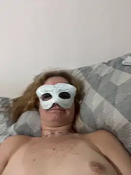 Cristal2342 online show from February 2026 01:39:01 AM