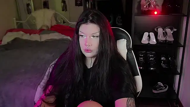 Snapshot of GothicKiraVex chatting on July 2026 05:21:02 AM GothicKiraVex online show from July 2026 05:21:02 AM