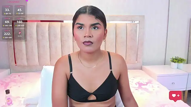 Snapshot of AlaiaMoretti_ chatting on May 2026 10:36:01 PM AlaiaMoretti online show from May 2026 10:36:01 PM