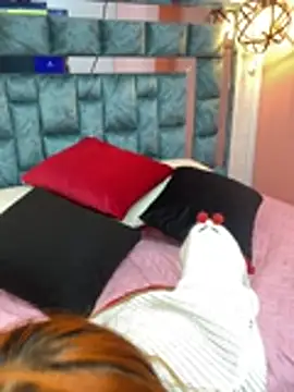 Snapshot of Elaaa_pink21 chatting on February 2026 02:45:01 AM Elaaa pink21 online show from February 2026 02:45:01 AM