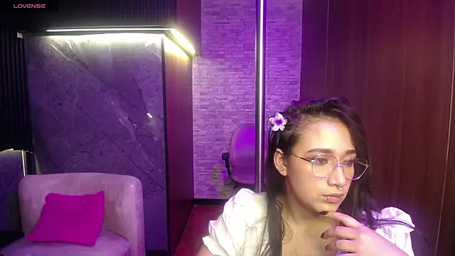 Aura cute  online show from March 2026 03:58:02 AM