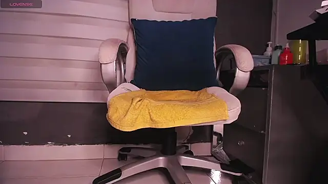 dirty 27cms online show from December 2025 11:51:02 PM