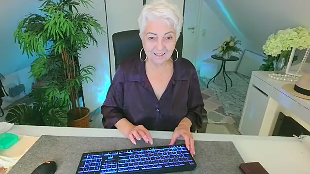 LovelyHelena online show from October 2025 07:33:02 AM