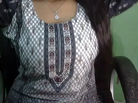 cute momo love online show from May 2026 04:05:02 AM