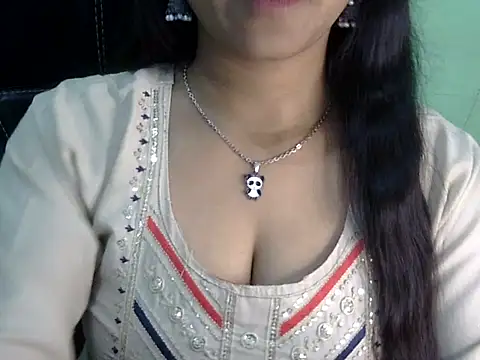 cute momo love online show from March 2026 05:40:01 AM