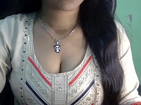 cute momo love online show from April 2026 06:26:02 AM