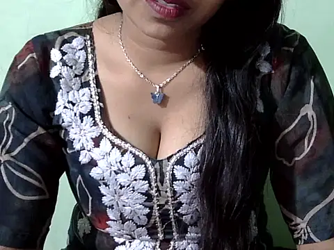 cute momo love online show from February 2026 07:52:01 AM