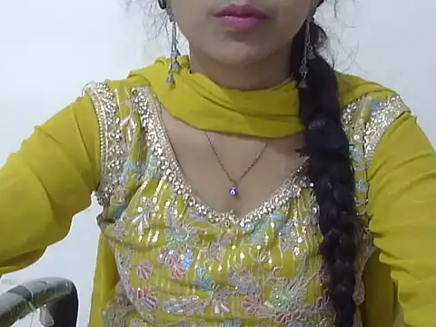 cute momo love online show from May 2026 05:15:02 AM