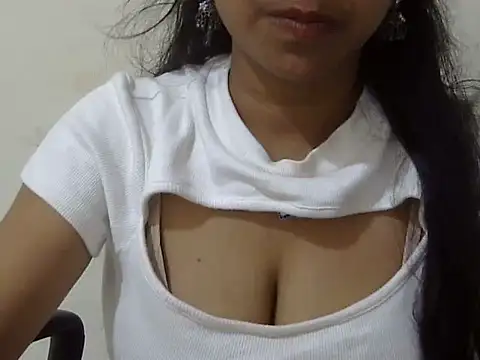 cute momo love online show from June 2026 06:52:02 AM