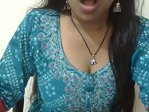 cute momo love online show from June 2026 04:57:01 AM