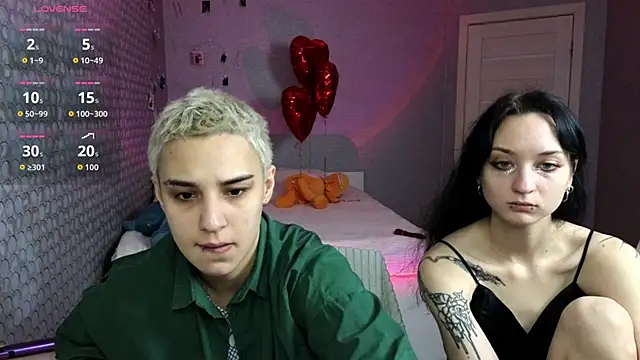 Snapshot of LuxuryLoverss chatting on February 2026 11:00:02 AM LuxuryLoverss online show from February 2026 11:00:02 AM