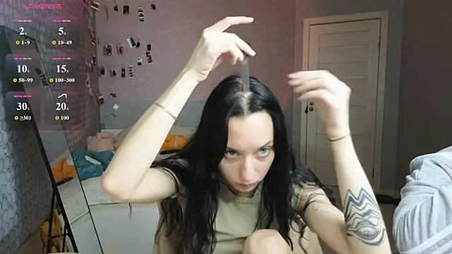 LuxuryLoverss online show from April 2026 05:30:01 PM