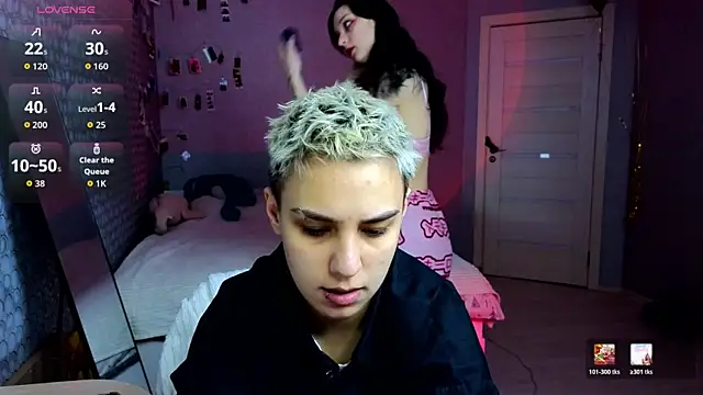 LuxuryLoverss online show from April 2026 11:06:01 AM