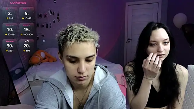 LuxuryLoverss online show from April 2026 11:06:02 AM