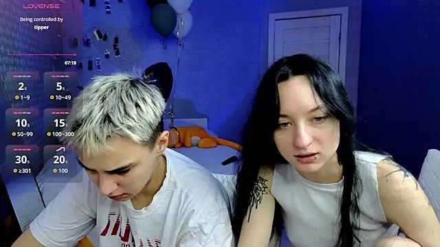 LuxuryLoverss online show from April 2026 11:03:01 AM