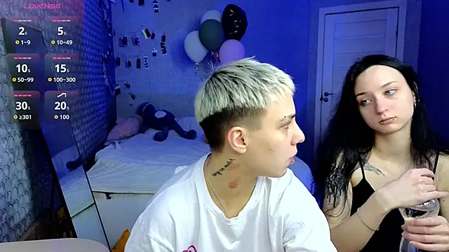 LuxuryLoverss online show from April 2026 11:13:01 AM