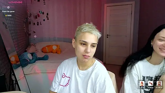 LuxuryLoverss online show from May 2026 11:14:02 AM