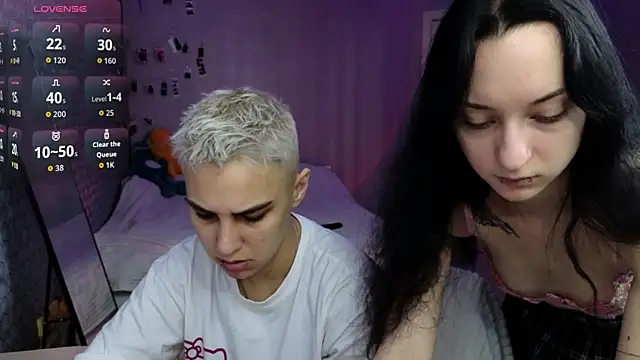 LuxuryLoverss online show from April 2026 11:08:02 AM