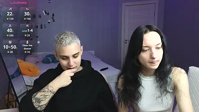 LuxuryLoverss online show from April 2026 11:14:01 AM