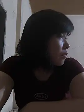 juicy-milu online show from June 2026 12:28:01 PM