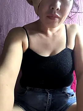 juicy-milu online show from March 2026 12:16:02 PM