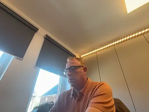 Red Spike71 online show from April 2026 10:06:02 AM