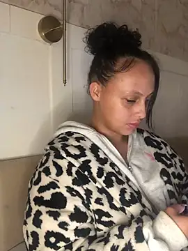 mayawesttt online show from April 2026 10:21:02 PM