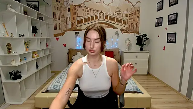 AlicaFoxis online show from April 2026 05:52:01 PM