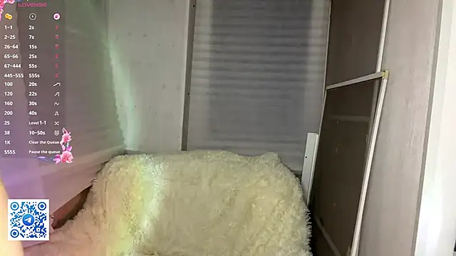 Carolini i online show from March 2026 06:23:01 PM