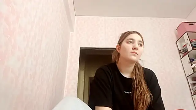 Snapshot of JanineThielman chatting on April 2026 03:41:01 AM JanineThielman online show from April 2026 03:41:01 AM