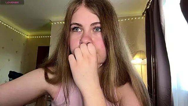 Amy Maev online show from May 2026 11:28:01 AM