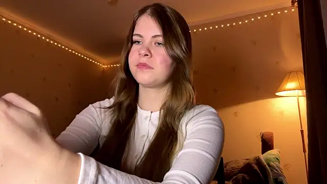 Amy Maev online show from March 2026 05:18:01 PM