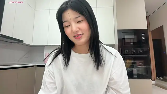 minnie joy online show from July 2026 12:33:02 PM