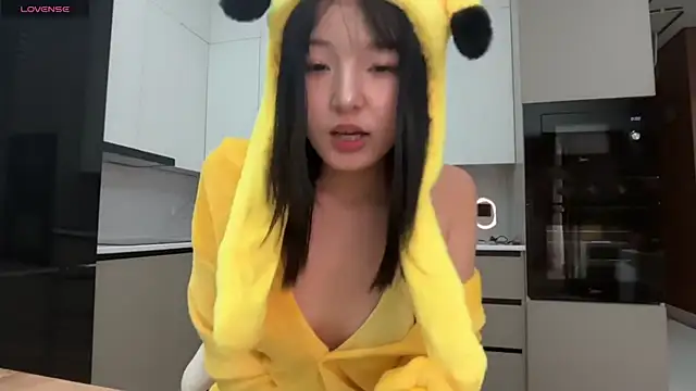 minnie joy online show from July 2026 12:24:02 PM