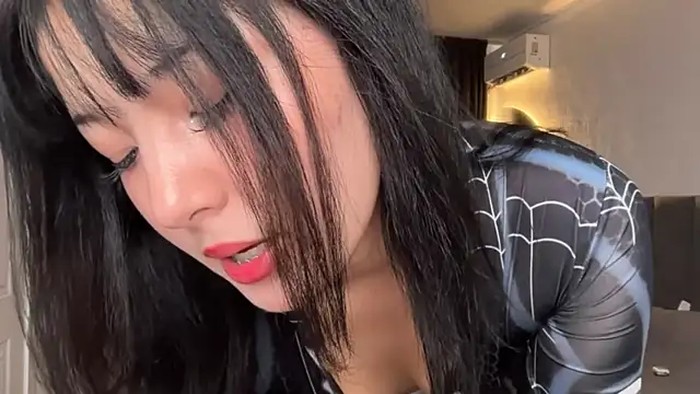 minnie joy online show from July 2026 12:38:01 PM
